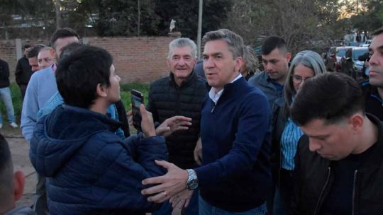 Gobernador del Chaco Leandro Zdero durante una recorrida por obras en Villa Ángela