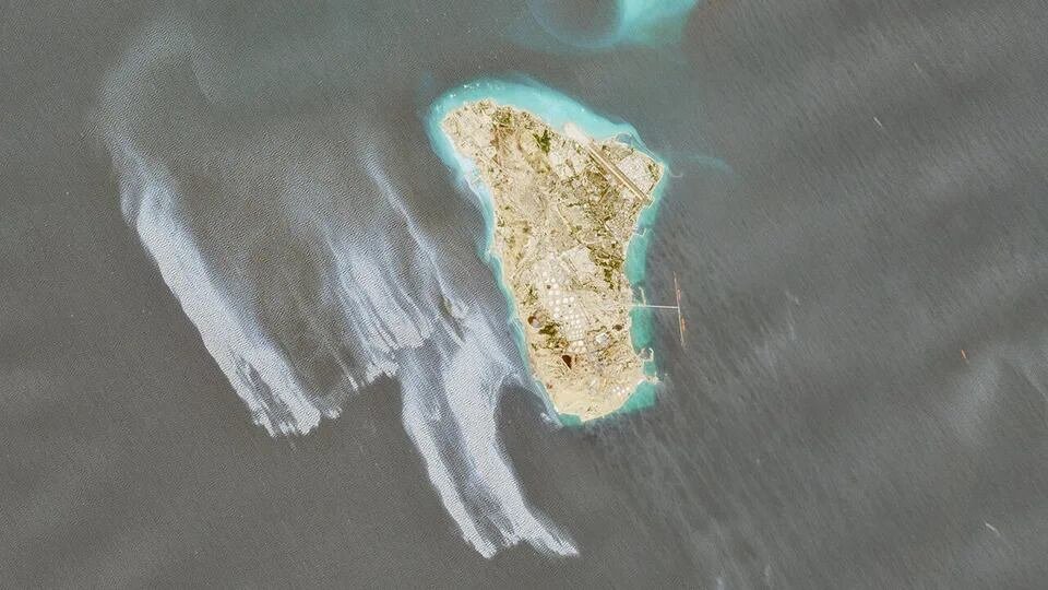 Imagen satelital de un derrame de petróleo en el Golfo Pérsico
