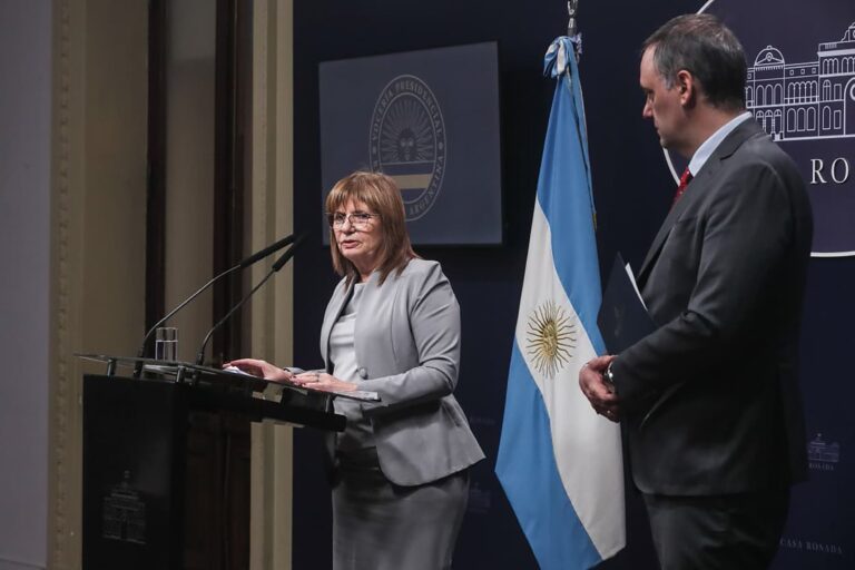 Guillermo Adorni y Patricia Bullrich en el Senado argentino