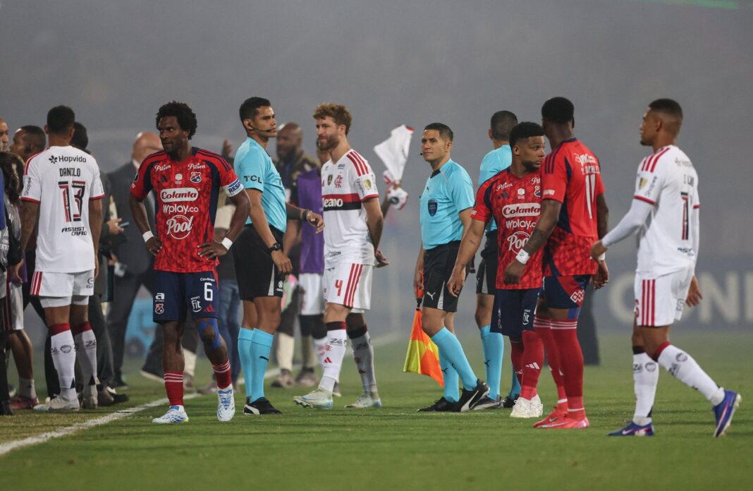 Estadio Atanasio Girardot durante incidentes en partido Independiente Medellín vs Flamengo