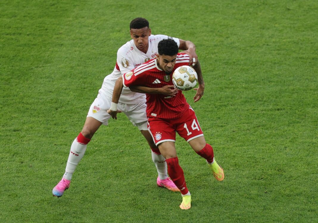 Luis Díaz celebrando un título con el Bayern de Múnich