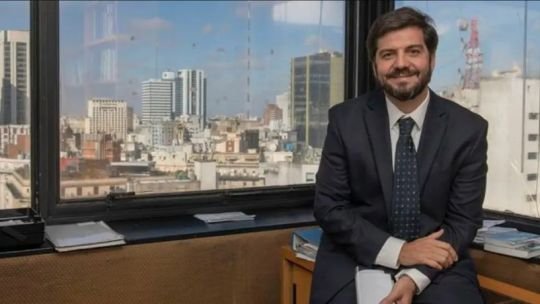 Fernando Marengo exponiendo en el Comité de Inversiones de SyC Inversiones
