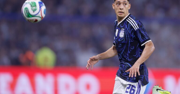 Nahuel Molina durante un partido de la Selección Argentina