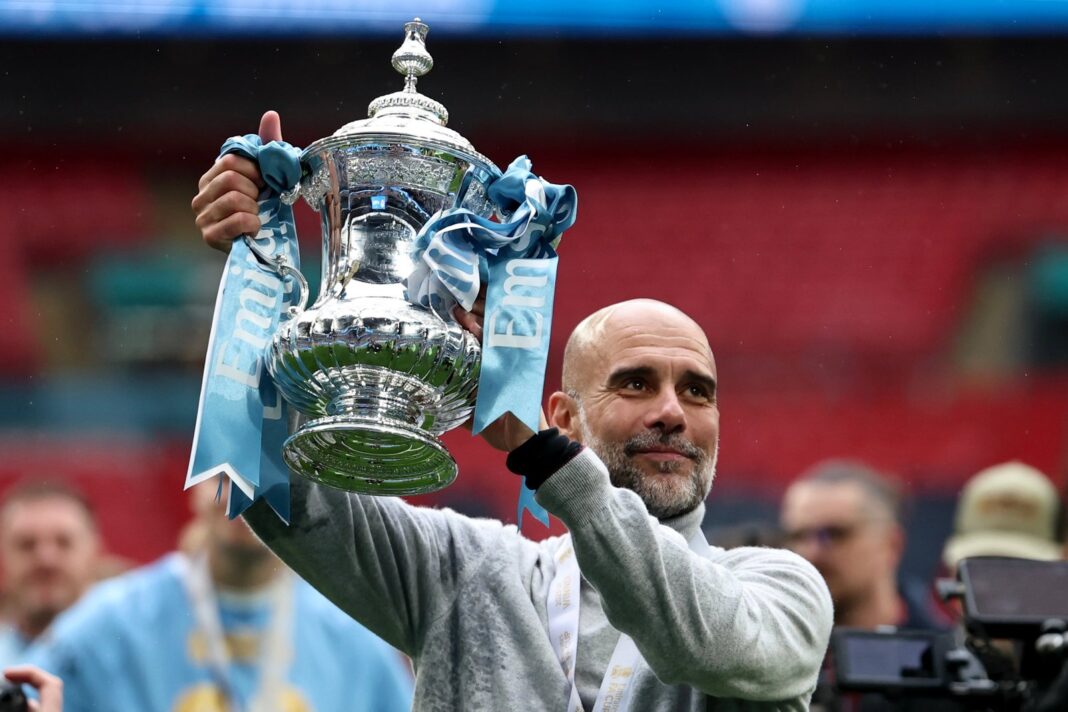 Pep Guardiola durante un partido con el Manchester City