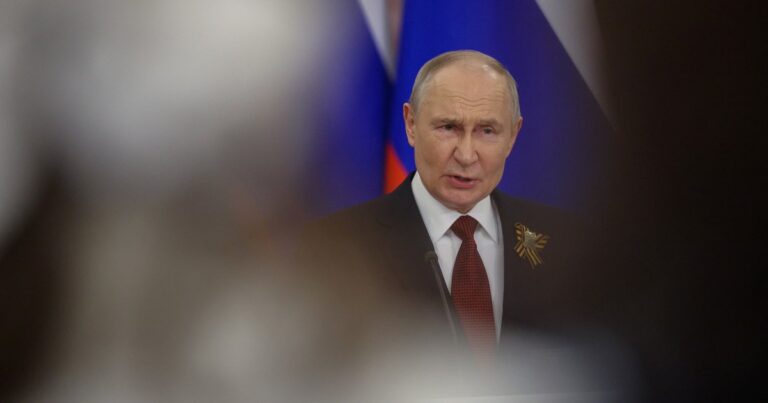 Vladímir Putin en una reunión oficial en el Kremlin