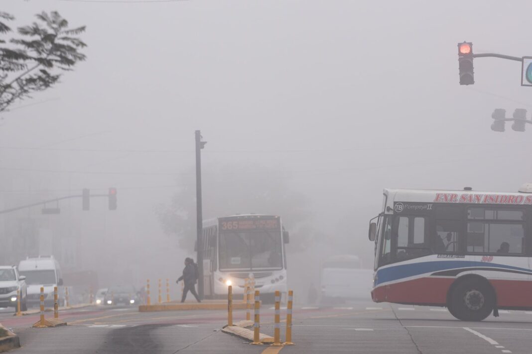 Niebla densa en el AMBA, con visibilidad reducida