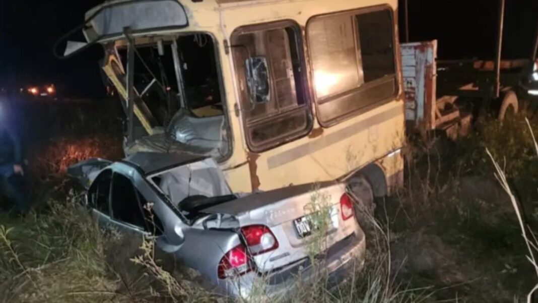 Vehículo destruido tras choque frontal en Ruta 118, Corrientes