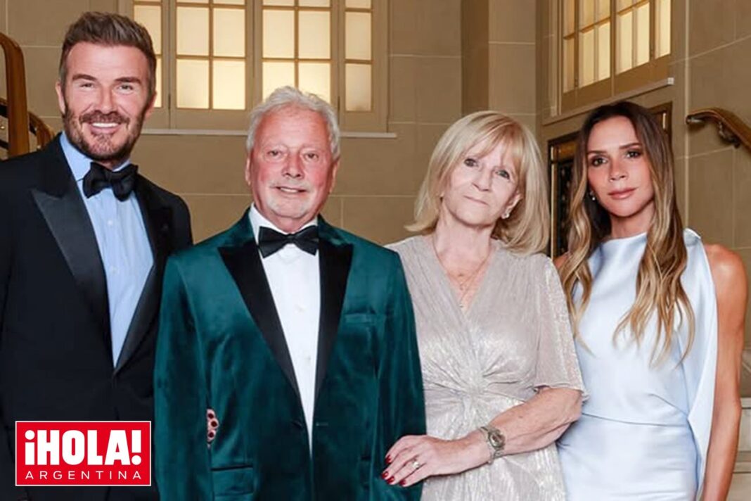 Victoria Beckham junto a su padre Anthony Adams en el cumpleaños número 80 en el Hotel Café Royal de Londres