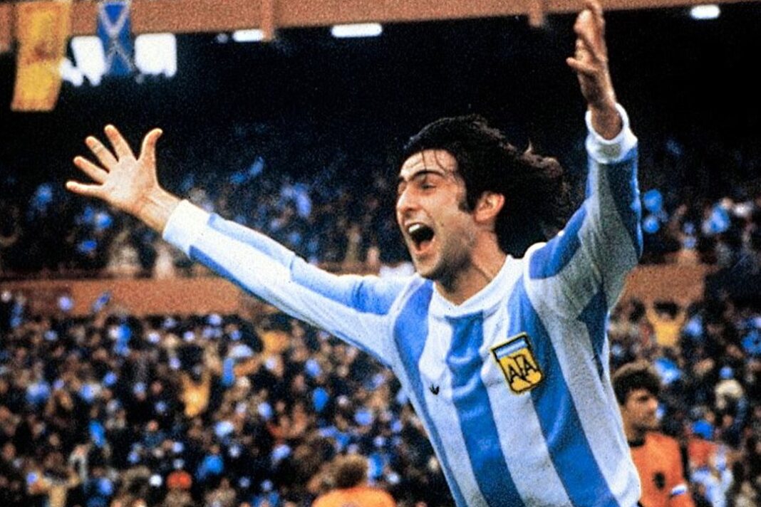 Selección argentina celebrando el primer título mundial en 1978 en el Estadio Monumental