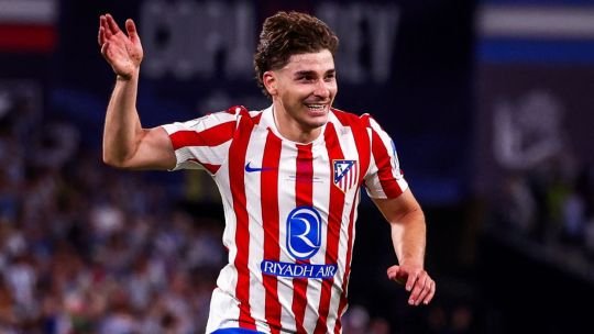 Julián Álvarez con la camiseta del Atlético de Madrid