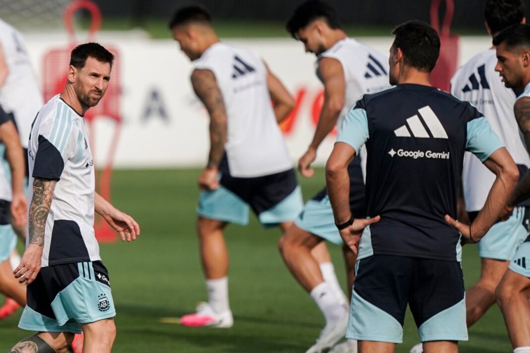 Jugadores de la Selección Argentina en un entrenamiento en el complejo Compass Minerals