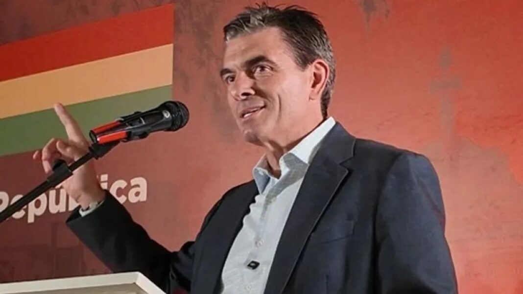 Presidente de Bolivia Rodrigo Paz en acto de promulgación de la ley de estado de excepción