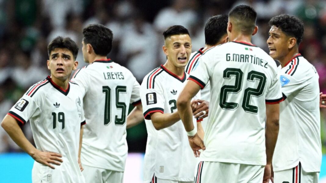 Carlos Acevedo, portero de la Selección Mexicana, en el banquillo durante el Mundial 2026