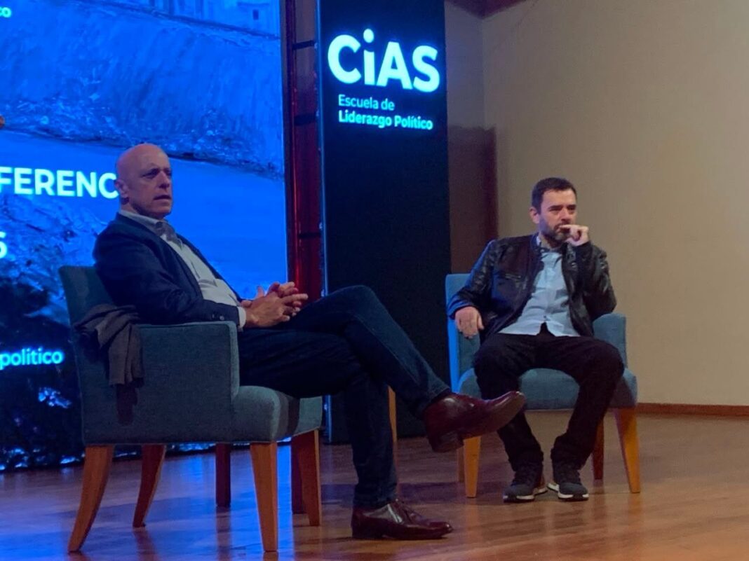 Carlos Pagni durante su disertación en el CIAS