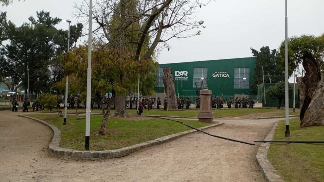 Polideportivo Gatica Villa Domínico donde se realizará velatorio del Indio Solari