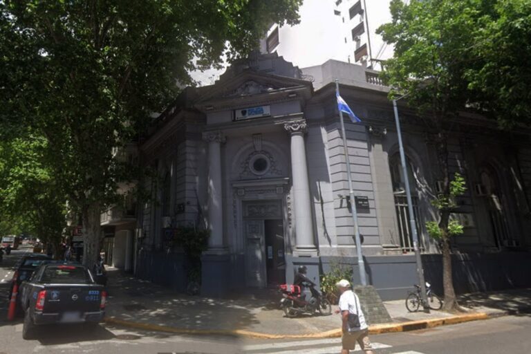 Detención de policía condenado por abuso sexual en Palermo