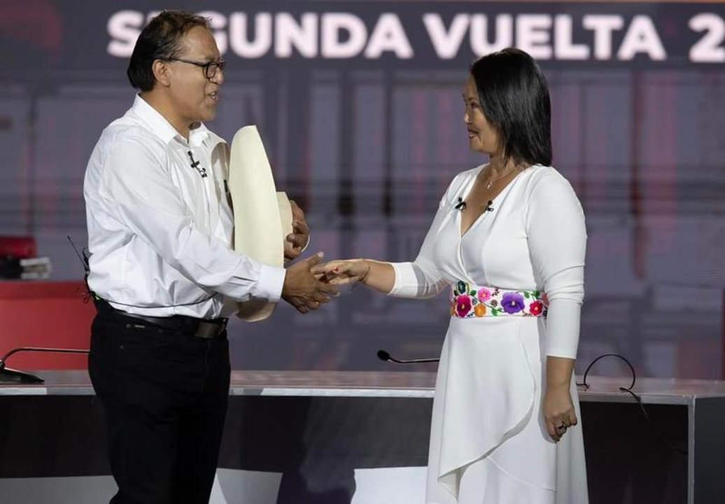 Keiko Fujimori y Roberto Sánchez en el balotaje presidencial de Perú