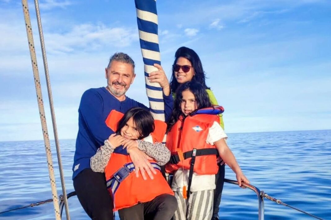 Velero Tafí en el puerto de Valencia