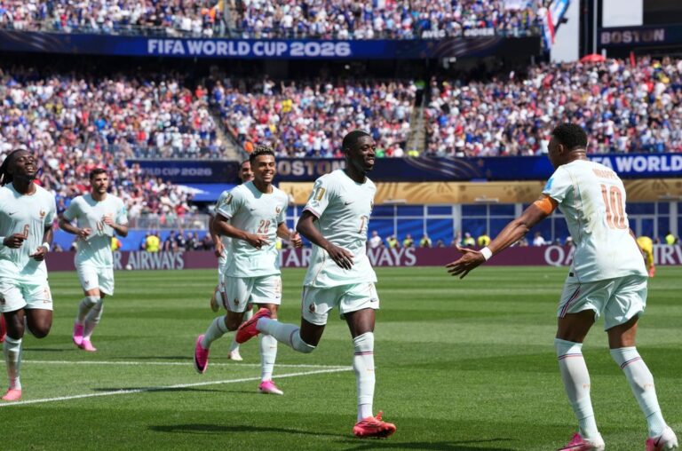 Jugadores de Francia celebran un gol durante el partido contra Noruega en el Boston Stadium