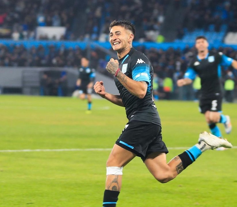 Gabriel Rojas, lateral izquierdo de Racing, durante un partido