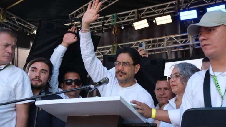 Iván Cepeda durante su discurso en el Hotel Tequendama en Bogotá