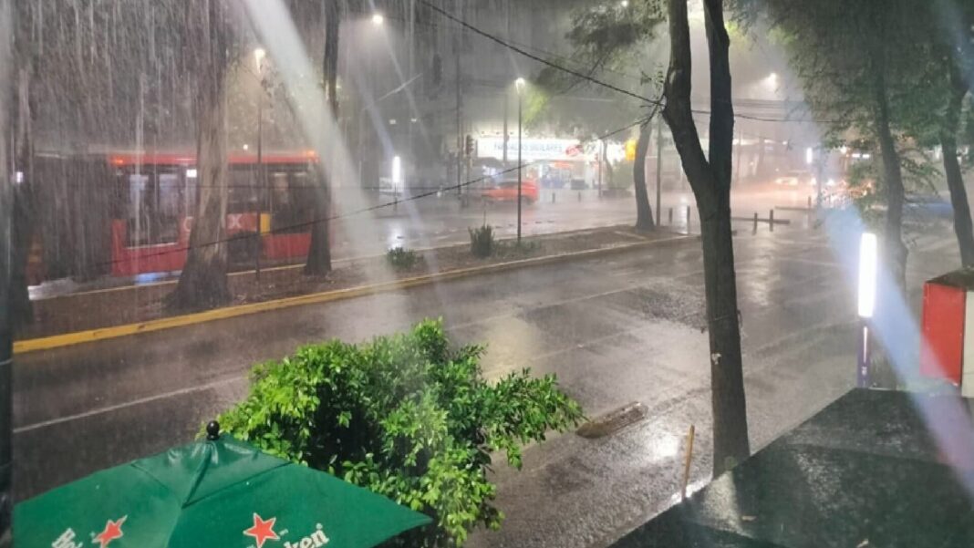 Mapa de alerta meteorológica con zonas de lluvias intensas en México