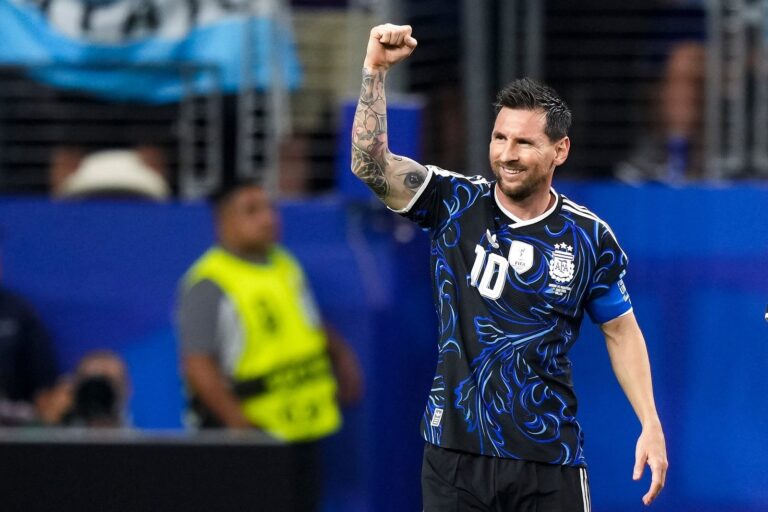 Lionel Messi entrenando en el gimnasio