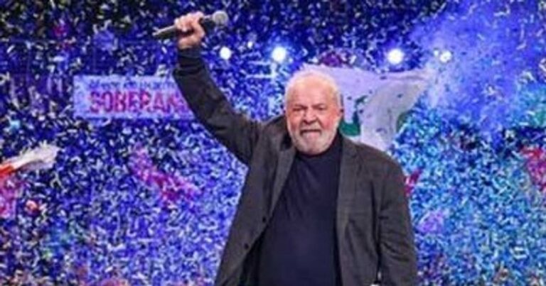 Fotografía del presidente Lula durante un evento público