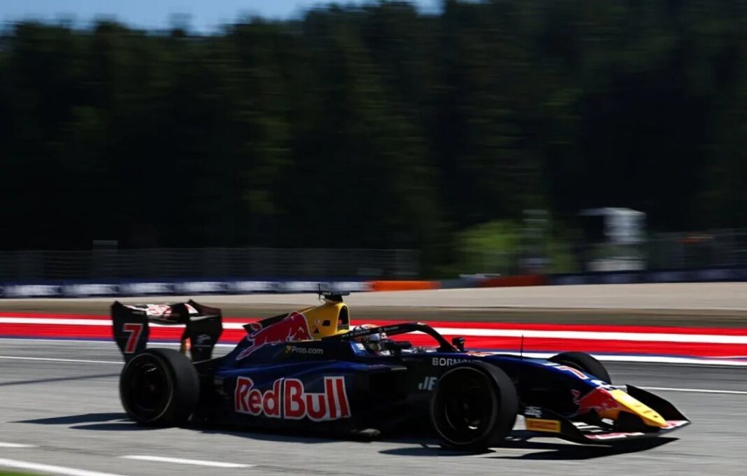 Mattia Colnaghi durante la carrera sprint del GP de Austria de Fórmula 3