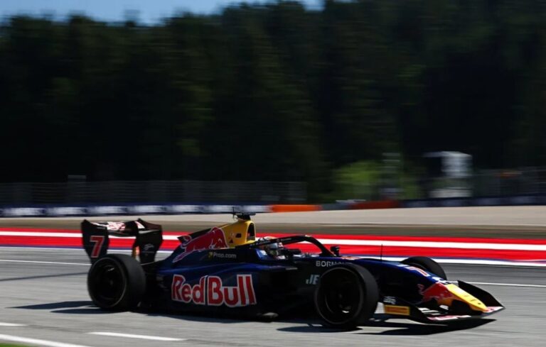 Mattia Colnaghi durante la carrera sprint del GP de Austria de Fórmula 3