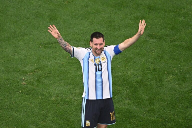 Lionel Messi celebrando un gol con la camiseta de la selección argentina durante el partido contra Austria en el Mundial 2026