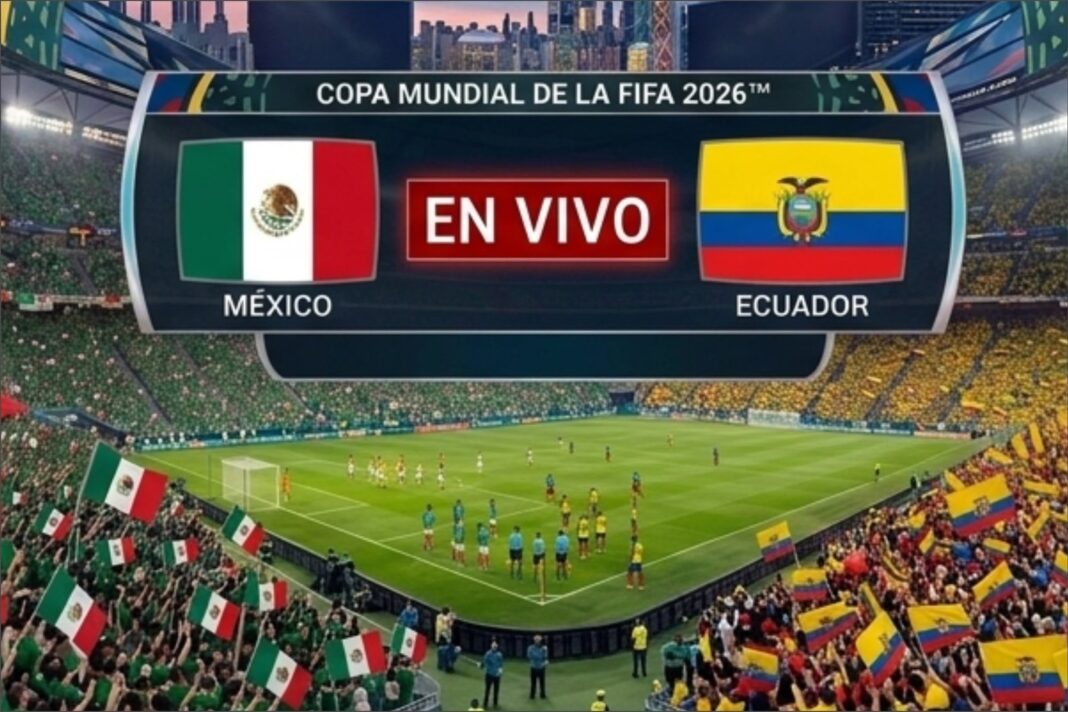 Jugadores de México y Ecuador durante un partido de fútbol