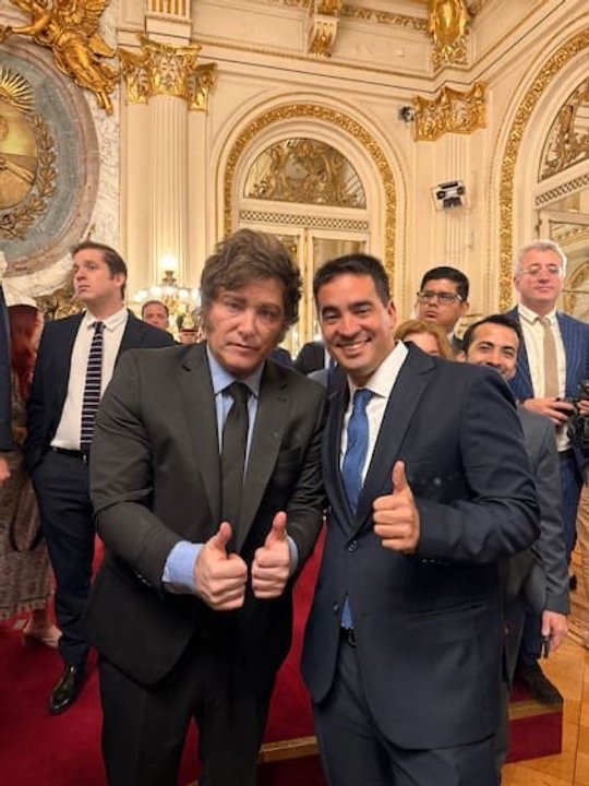 Adrián Ravier y Manuel Adorni en la Casa Rosada
