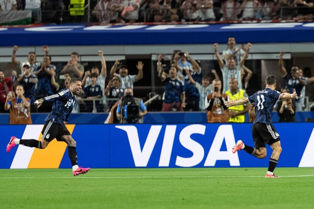 Jugadores de la Selección argentina celebrando un gol durante el partido contra Jordania en el Mundial 2026
