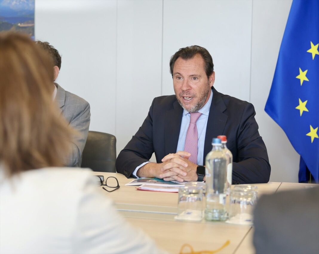 Óscar Puente en la reunión de ministros de Transporte de la Unión Europea en Luxemburgo