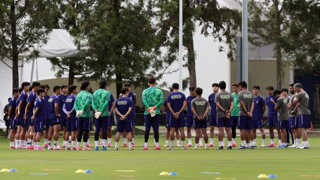 Jugadores de la selección de Corea del Sur en el campo de entrenamiento durante el Mundial 2026