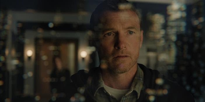 Sam Worthington en el tráiler de Te encontraré