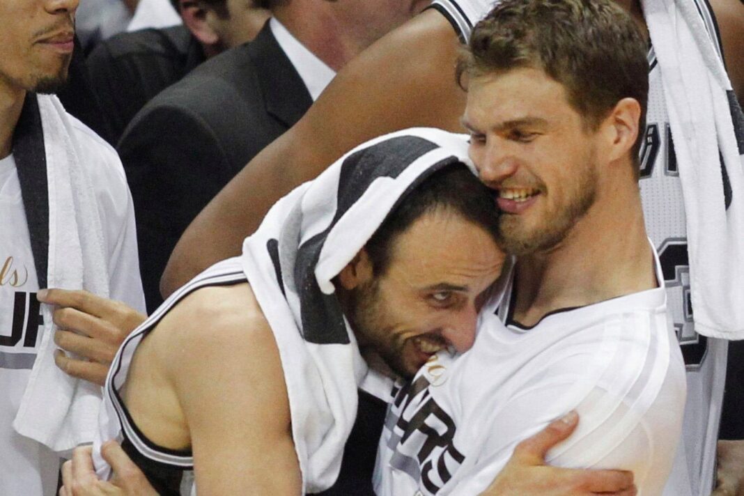 Tiago Splitter durante un partido de la NBA