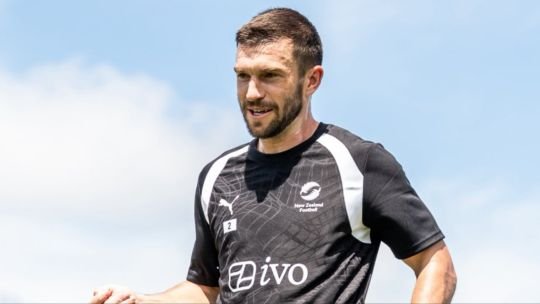 Tim Payne, volante de Nueva Zelanda, en el campo de juego