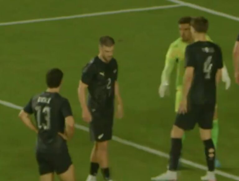 Tim Payne durante el partido amistoso entre Nueva Zelanda y Haití