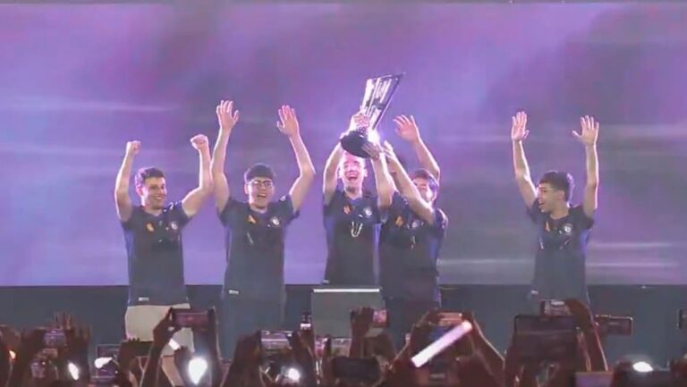 Equipo 9z celebrando el título de la XSE Pro League 2026 en China