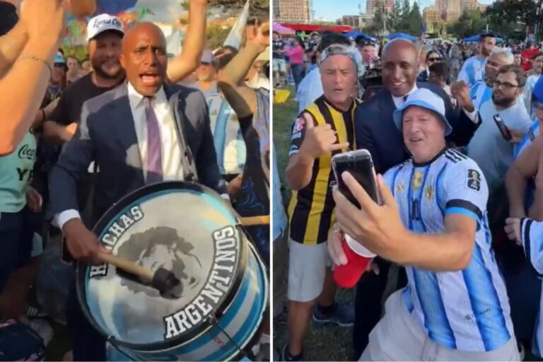 Alcalde de Kansas City Quinton Lucas tocando un bombo con la imagen de Diego Maradona rodeado de hinchas argentinos