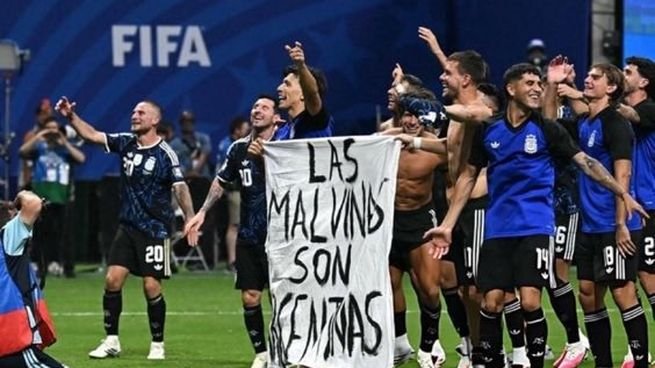 Jugadores de la Selección argentina celebrando tras vencer a Inglaterra en semifinales del Mundial 2026