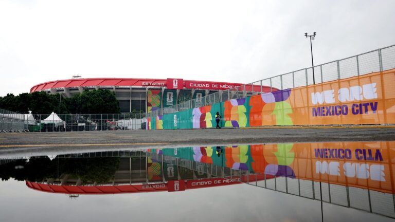 Vista del Estadio Ciudad de México durante el desmontaje de infraestructura del Mundial 2026