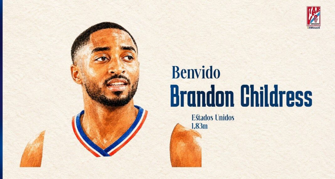 Brandon Childress jugando al baloncesto con la camiseta del Bursaspor