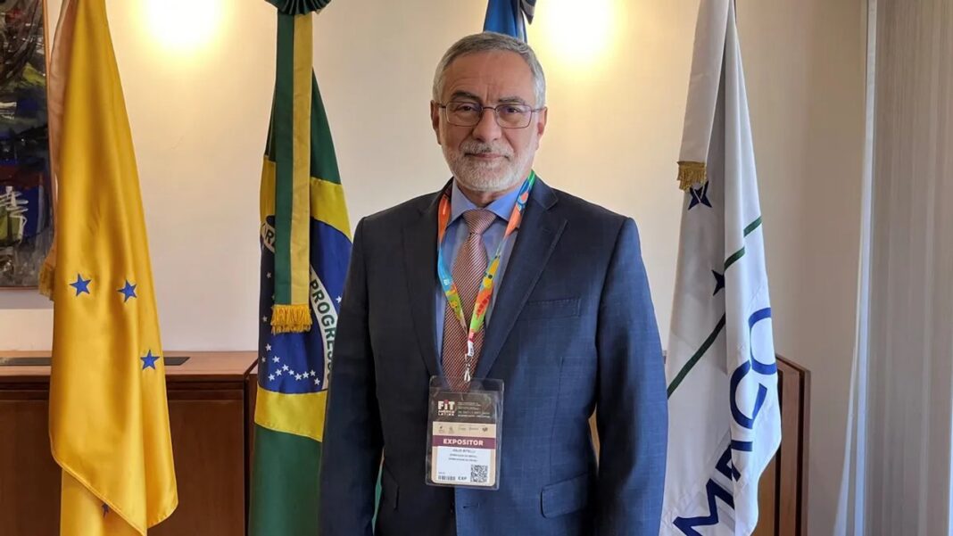 Bandera de Brasil y Argentina en fondo diplomático