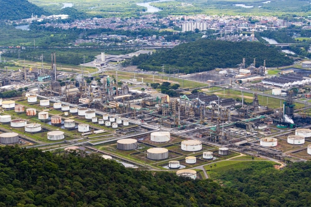 Mapa de América Latina con indicadores de producción de petróleo y gas