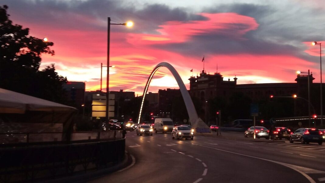 Vista de la ciudad de Madrid con cielo despejado