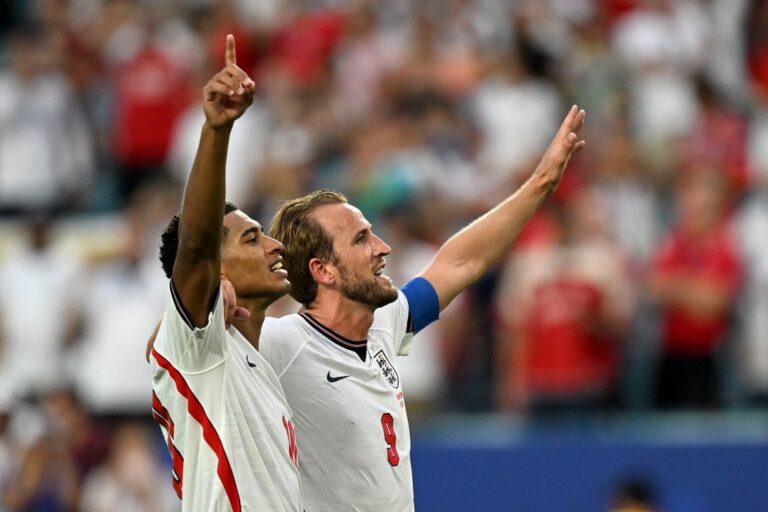 Ex jugadores ingleses en la previa del partido contra Argentina