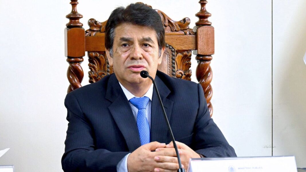 Fiscal de la Nación Tomás Aladino Gálvez en conferencia de prensa